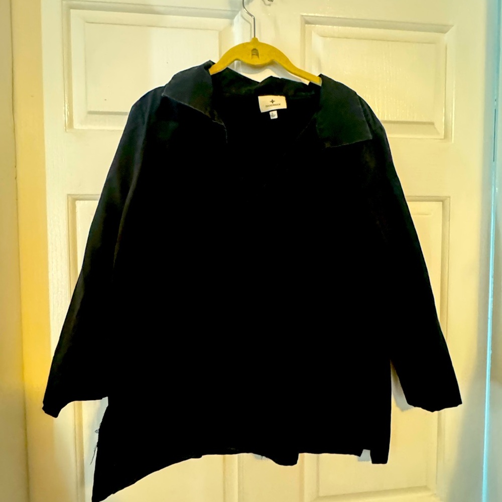 TUCKERNUCK Black Top